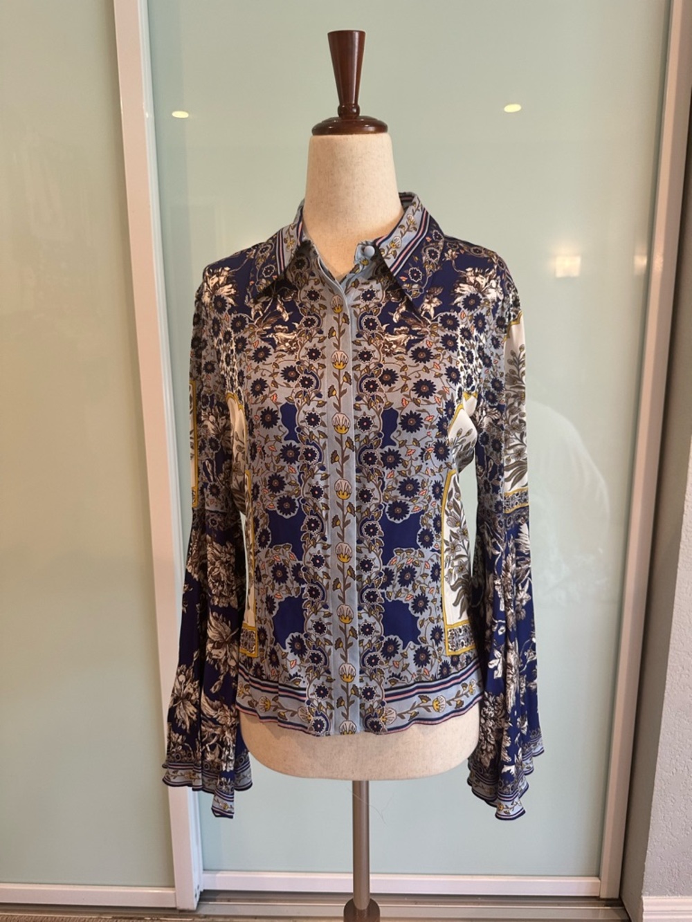 Alice + Olivia Blue Silk Floral Button-Down Shirt